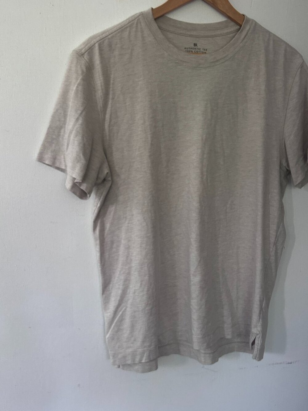 Banana Republic Authentic Tee Medium Beige Gray Short Sleeve Crew Neck Classic